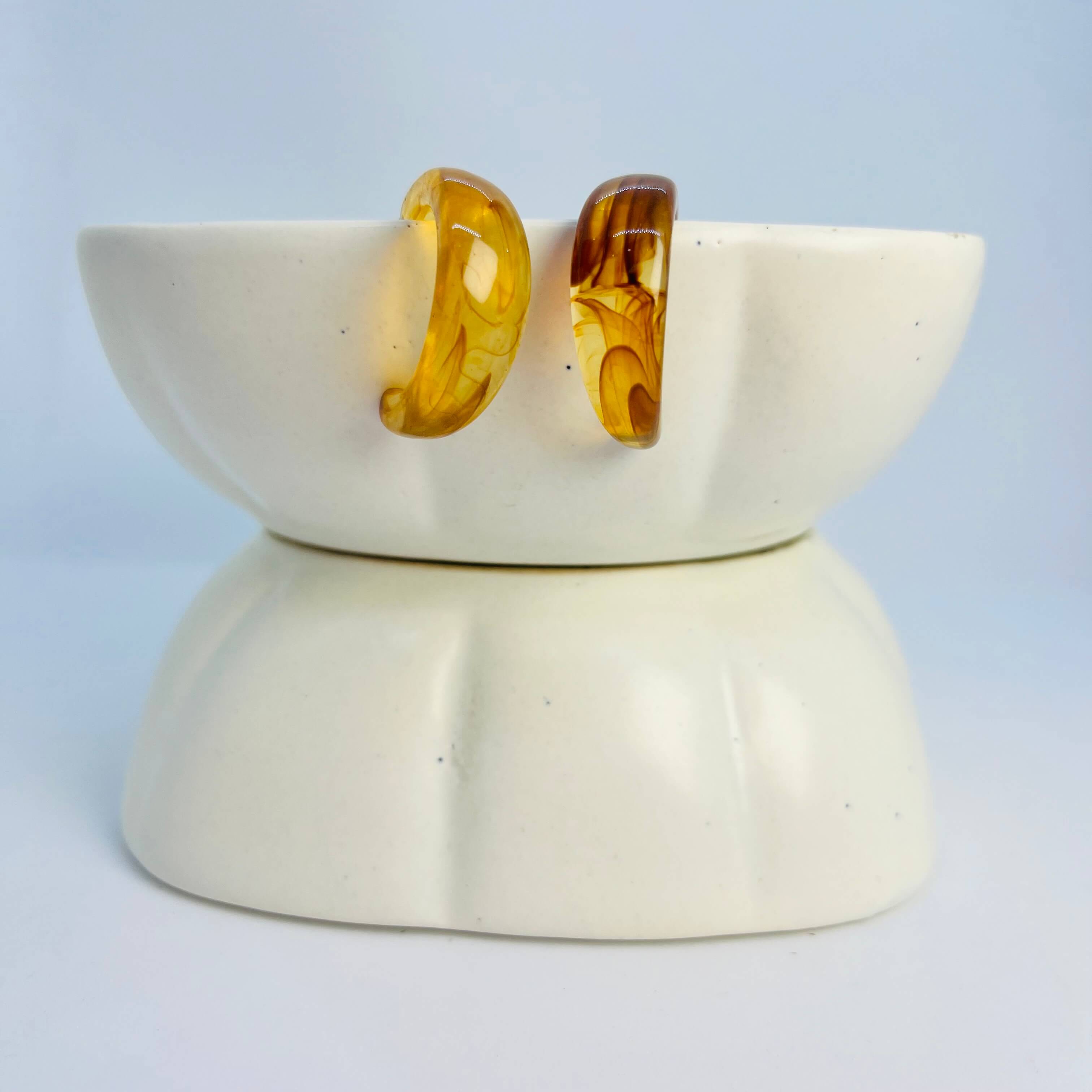 ACRYLIC NOT-SO-BIG BULGING HOOPS (BROWN) - SILVER