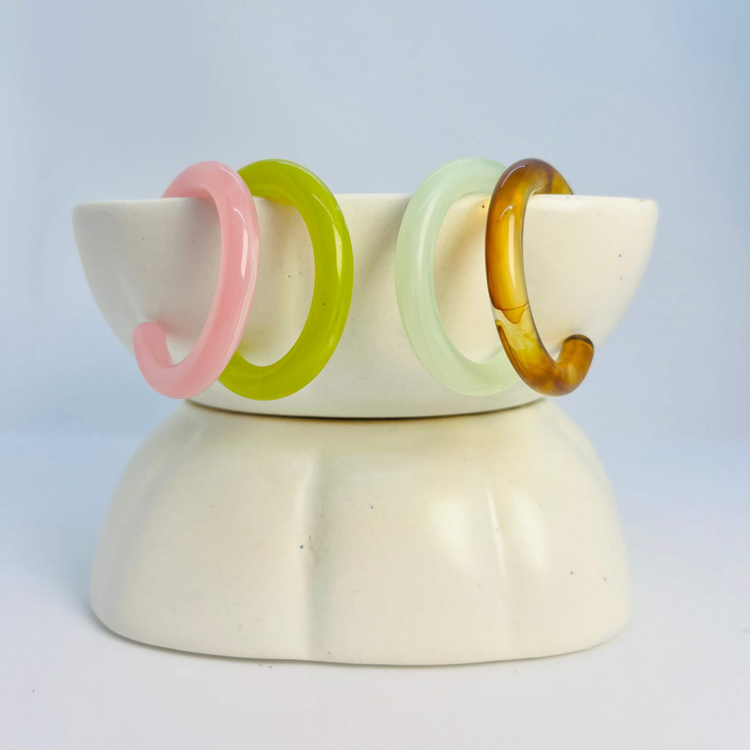 ACRYLIC SLIM PASTEL HOOPS