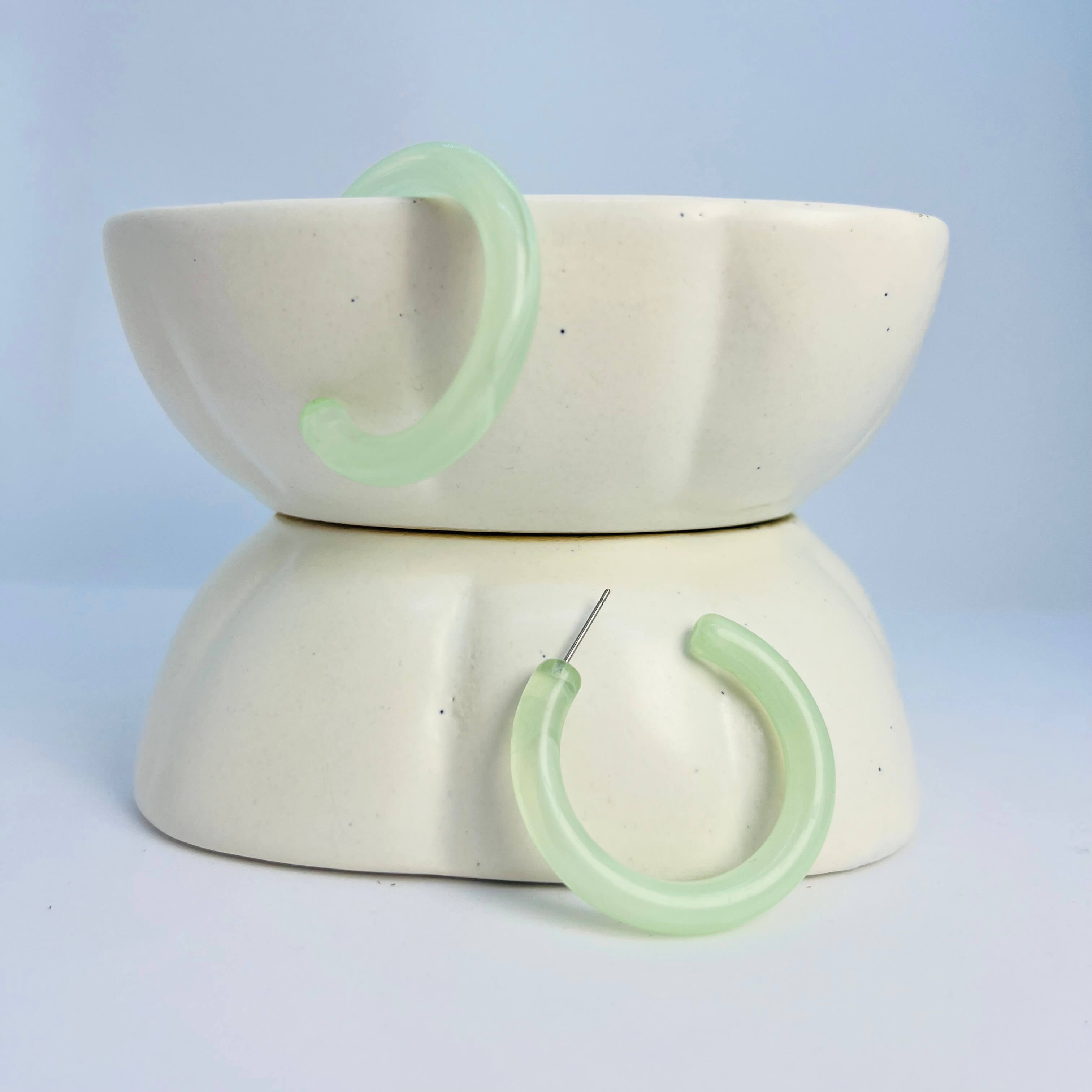 ACRYLIC SLIM PASTEL HOOPS