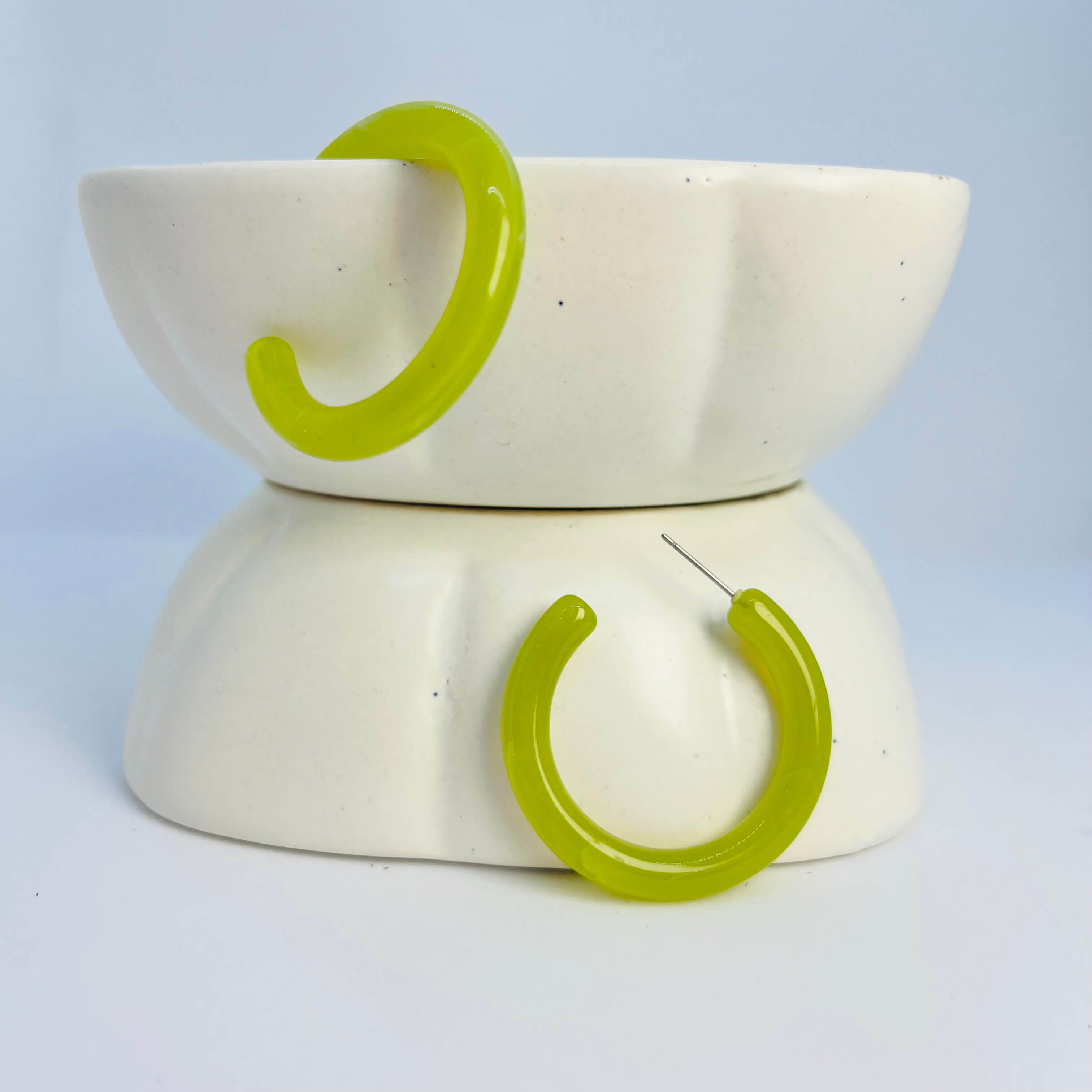 ACRYLIC SLIM PASTEL HOOPS