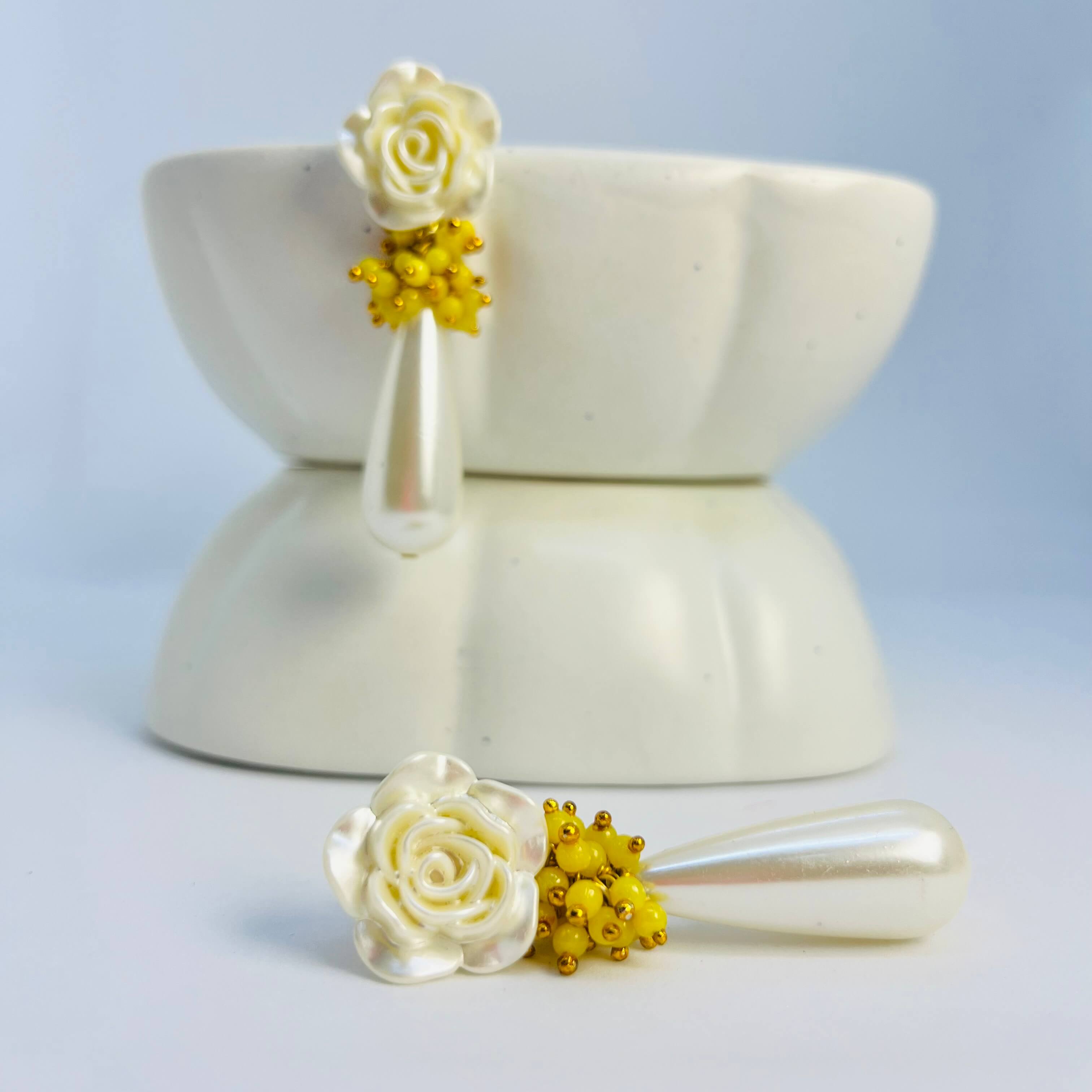 WHITE FLOWER AND PEARL DROP WITH SEED BEADS