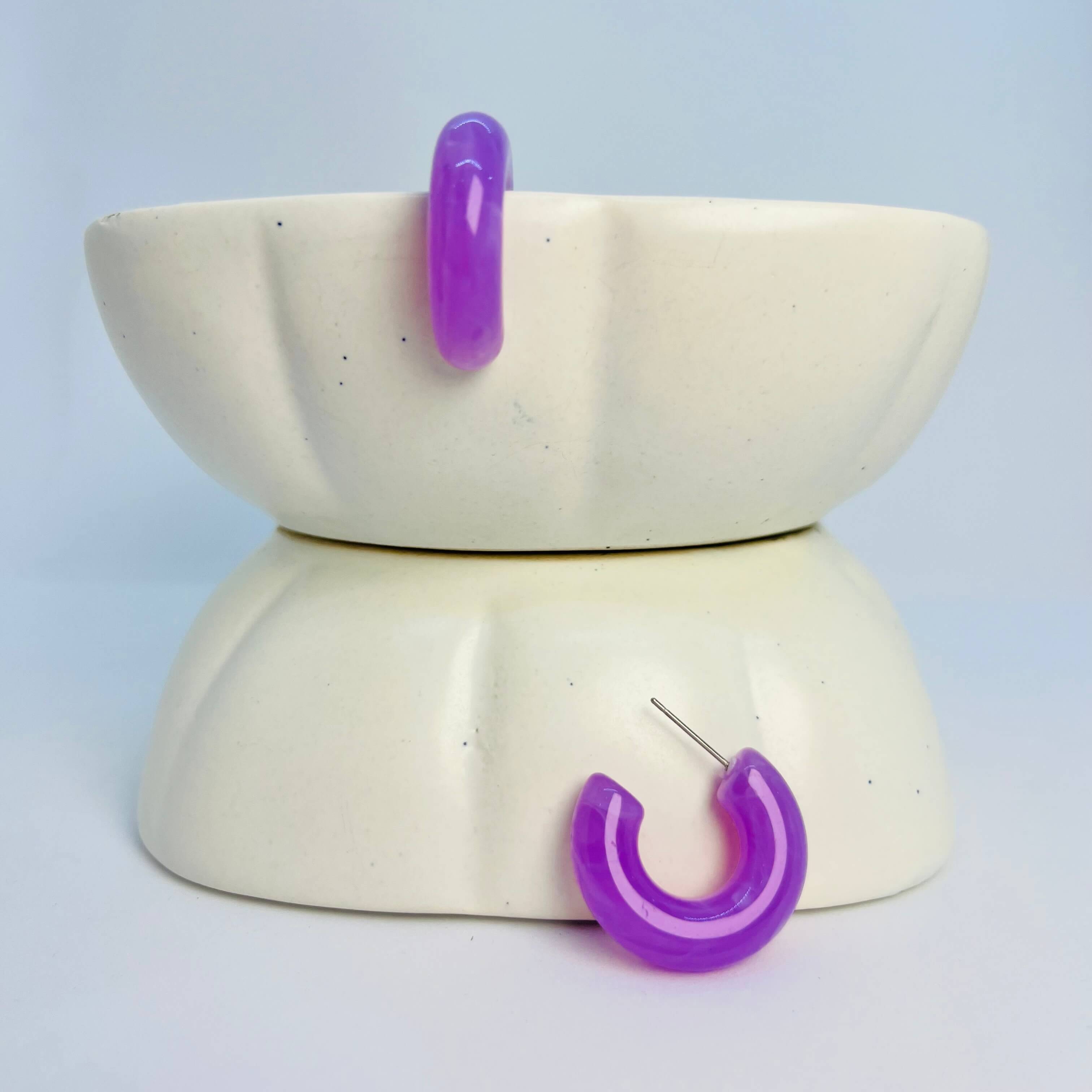 ADHA ACRYLIC HOOP PURPLES (PURPLE) - SILVER