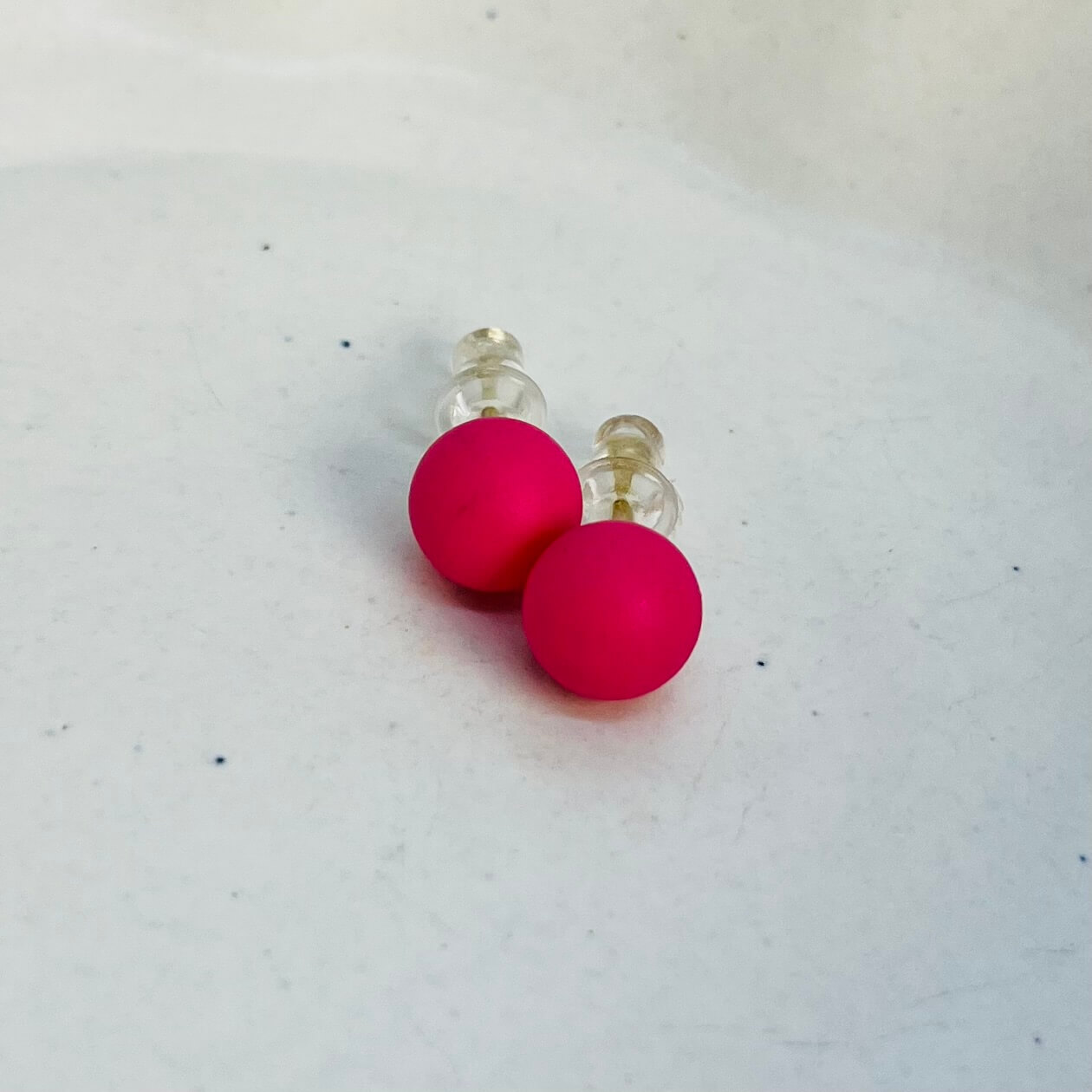ROUND COLORFUL STUDS (PINK) - GOLDEN