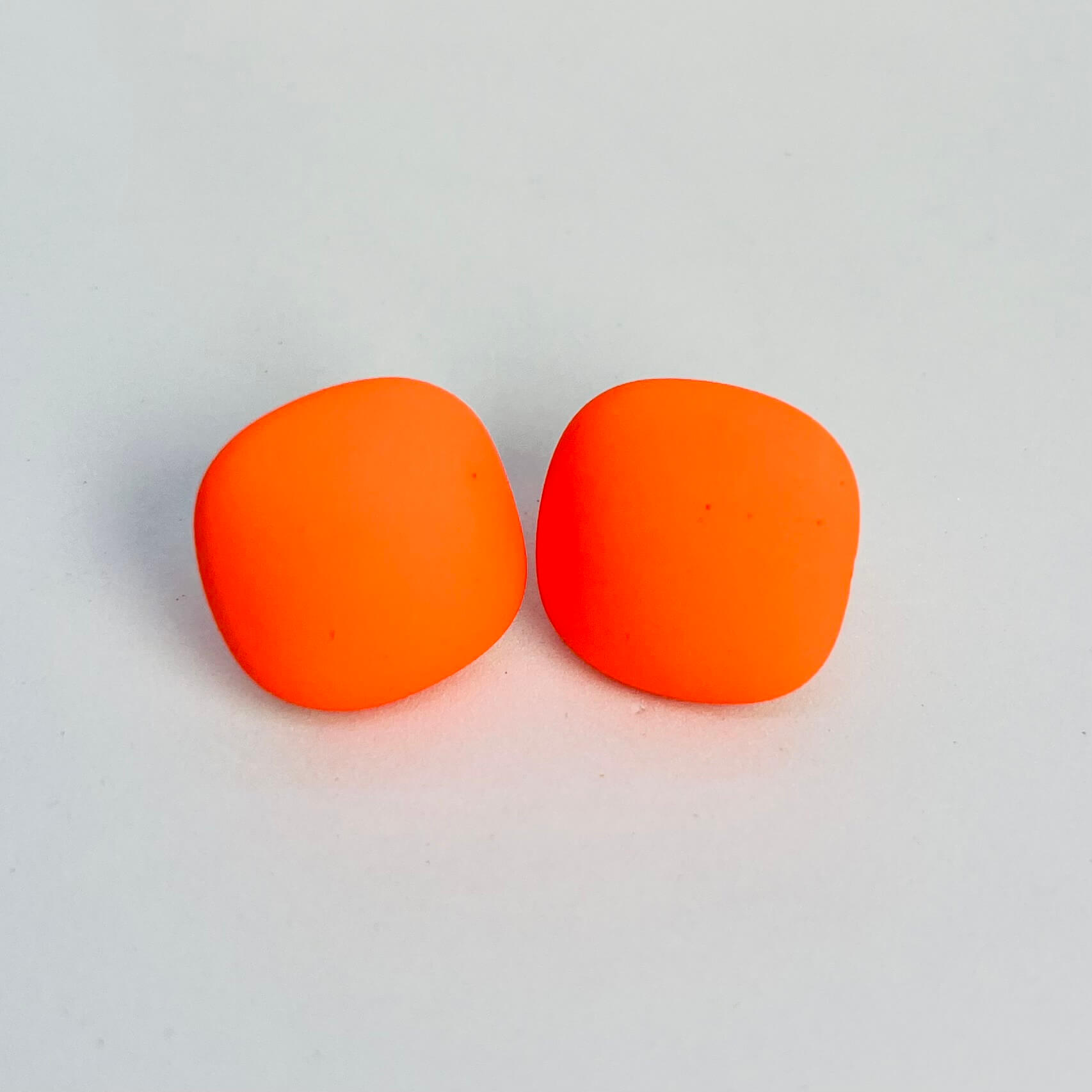 NEON ORANGE SQUARE STUDS (ORANGE) - GOLDEN